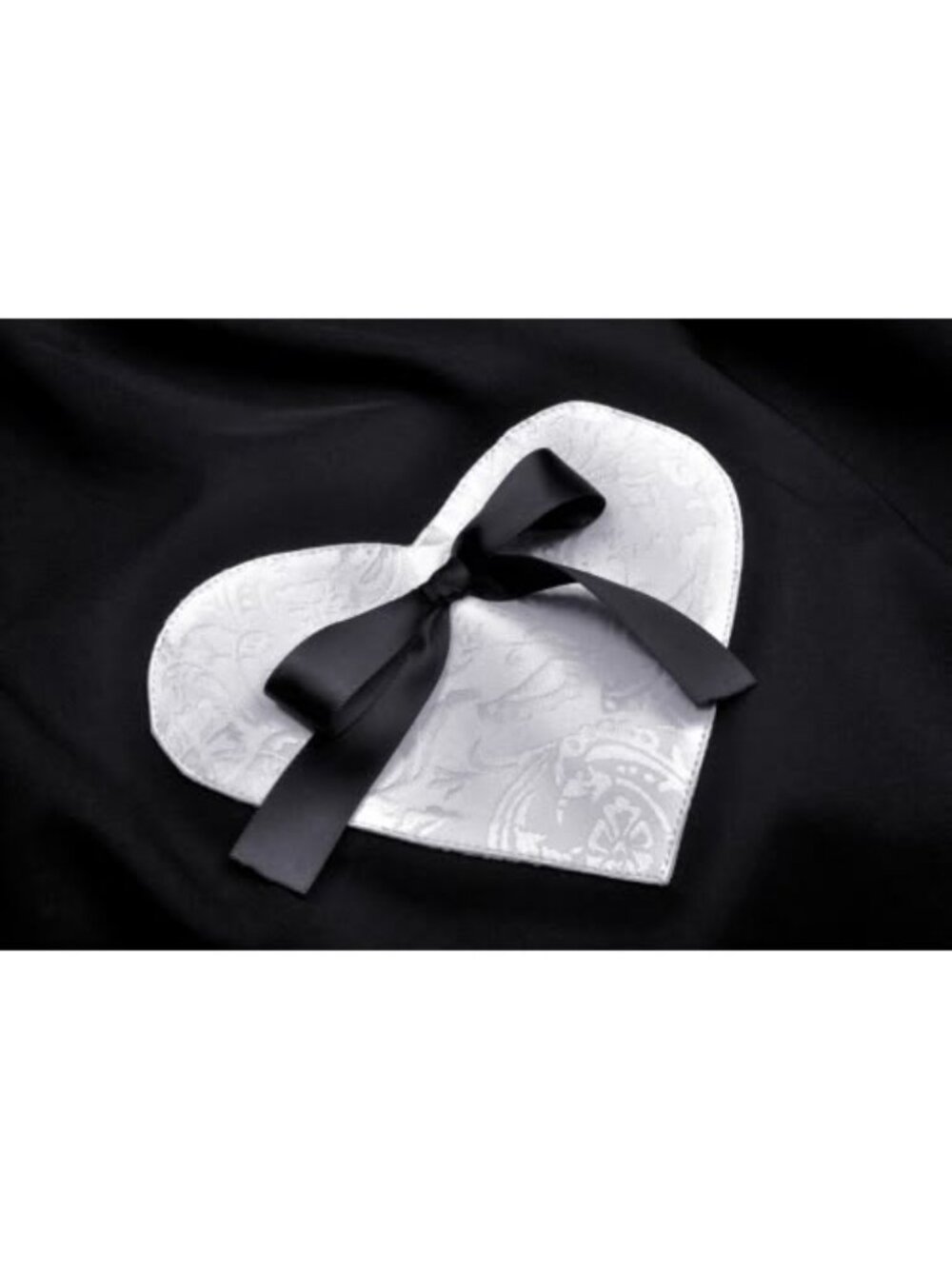 DARK IN LOVE Black And White Jirai Kei Ruffle Chocolate Melt Cake Heart Skirt - Picture 6 of 10